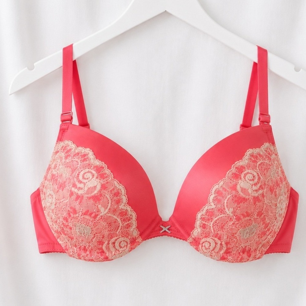 Fredericks of Hollywood 36C Pink Lace Underwire Plunge Bra Floral Sexy‎